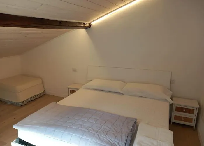 アパート Downtown Roof コモ